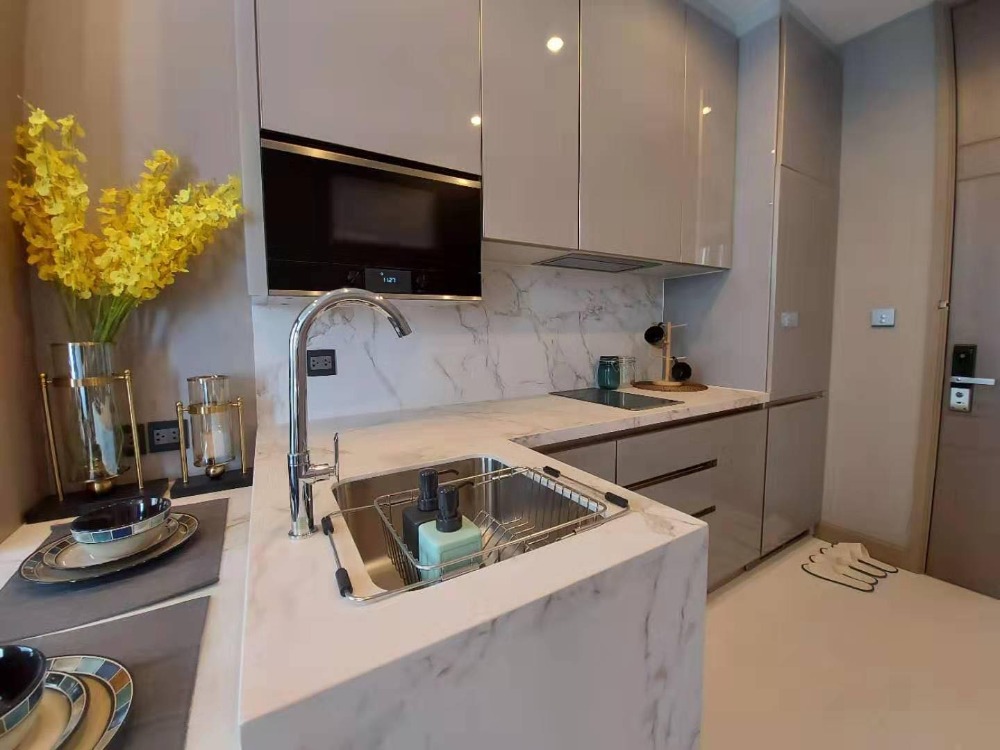 ขายคอนโดพระราม 9 เพชรบุรีตัดใหม่ RCA : (เจ้าของ)ขายขาดทุนเป็นล้าน !! ตกแต่ง built in สวยมาก ชั้นสูง ทิศตะวันออก สวยมาก