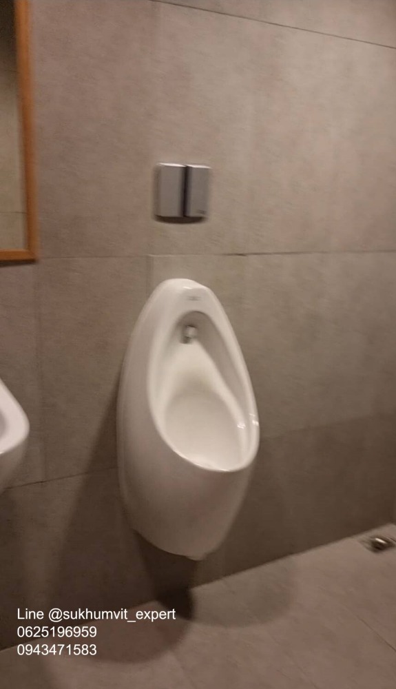 For RentRetail SpaceSukhumvit, Asoke, Thonglor : BTS Phrom Phong Shop for rent, size 177 square meters, suitable for clinic, music school, spa, art school.