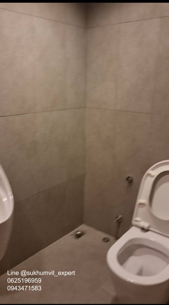 For RentRetail SpaceSukhumvit, Asoke, Thonglor : BTS Phrom Phong Shop for rent, size 177 square meters, suitable for clinic, music school, spa, art school.