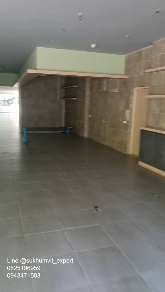For RentRetail SpaceSukhumvit, Asoke, Thonglor : BTS Phrom Phong Shop for rent, size 177 square meters, suitable for clinic, music school, spa, art school.