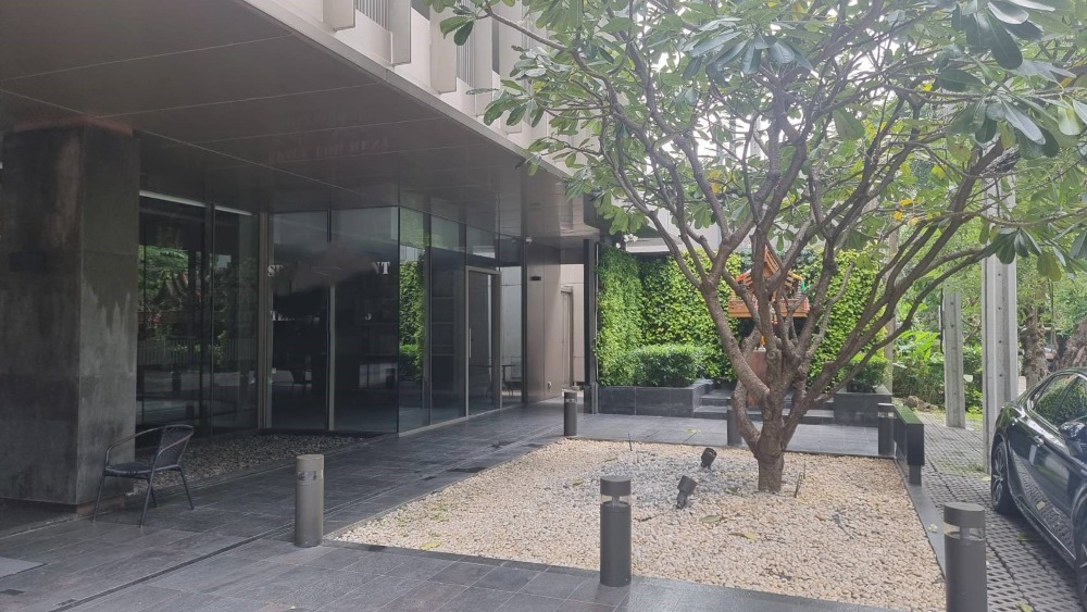 For RentRetail SpaceSukhumvit, Asoke, Thonglor : BTS Phrom Phong Shop for rent, size 177 square meters, suitable for clinic, music school, spa, art school.