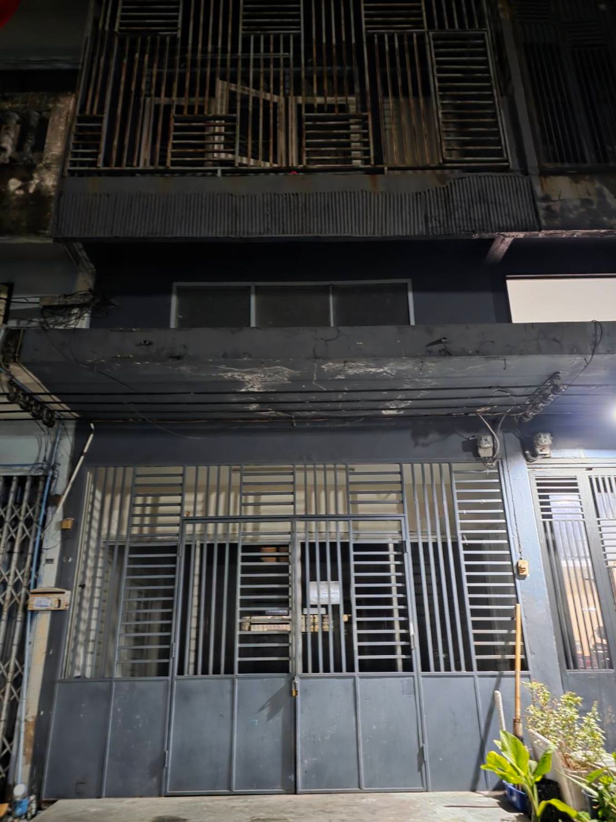 For RentShop HouseRathburana, Suksawat : Commercial building for rent near Big C Suksawat, only 3 minutes.