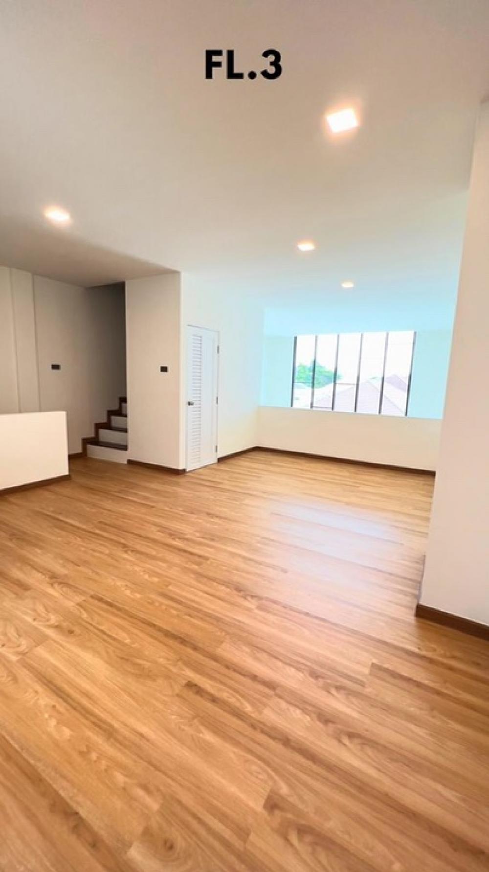 ให้เช่าโฮมออฟฟิศเลียบทางด่วนรามอินทรา : ปล่อยเช่า โฮมออฟฟิศ เอกมัย - รามอินทรา ออฟฟิศ สุดหรู เพดานสูง 6 เมตร รองรับ EV Charger | เหมาะ โฮมออฟฟิศ | ไลฟ์สดขายของ | ขายออนไลน์ | สอนพิลาทิส สอนโยคะ (ที่จอดรถ 3 คัน)