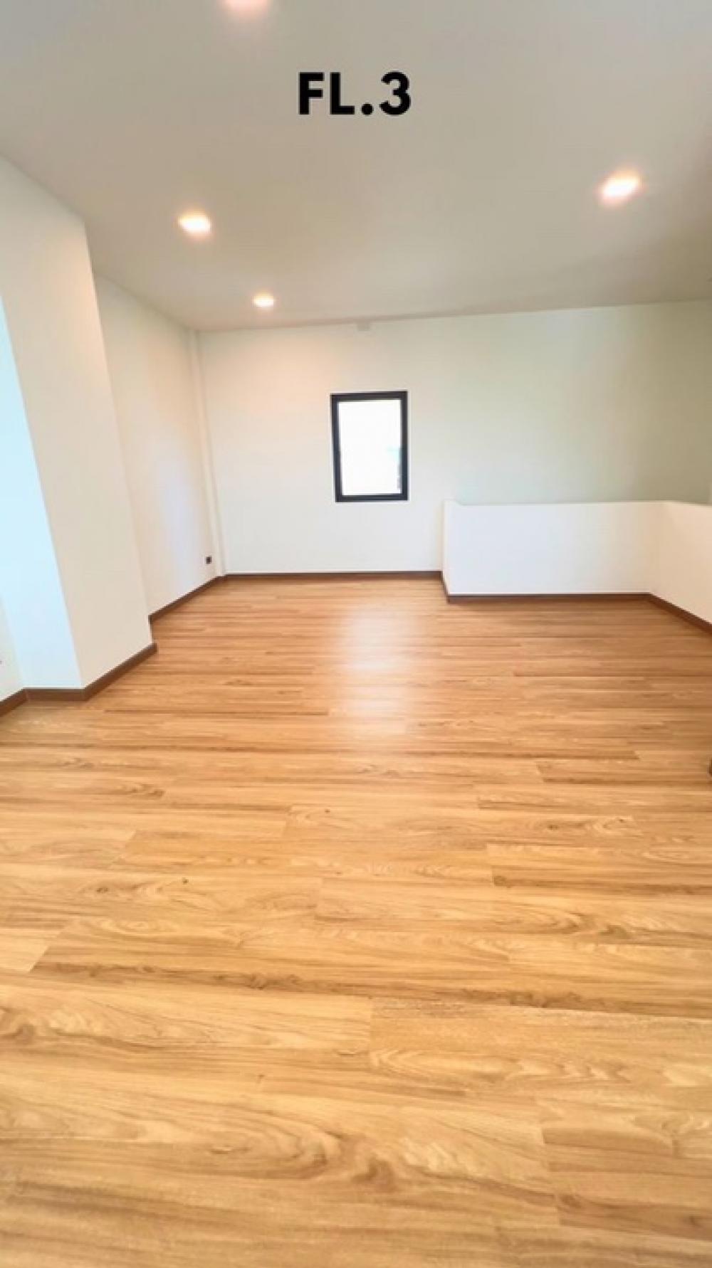 ให้เช่าโฮมออฟฟิศเลียบทางด่วนรามอินทรา : ปล่อยเช่า โฮมออฟฟิศ เอกมัย - รามอินทรา ออฟฟิศ สุดหรู เพดานสูง 6 เมตร รองรับ EV Charger | เหมาะ โฮมออฟฟิศ | ไลฟ์สดขายของ | ขายออนไลน์ | สอนพิลาทิส สอนโยคะ (ที่จอดรถ 3 คัน)