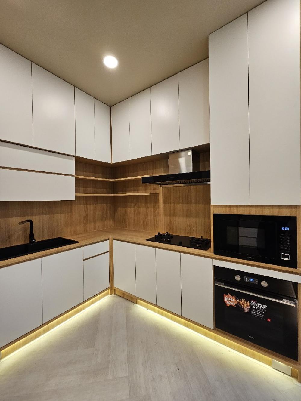 For SalePattanakan, Srinakarin : 🎉Selling a luxury 3-storey house, THE SONNE Srinakarin – Bangna project (The Sonne Srinakarin – Bangna), fully furnished, built-in, ready to move in, Soi Ton, no electric poles, south facing.