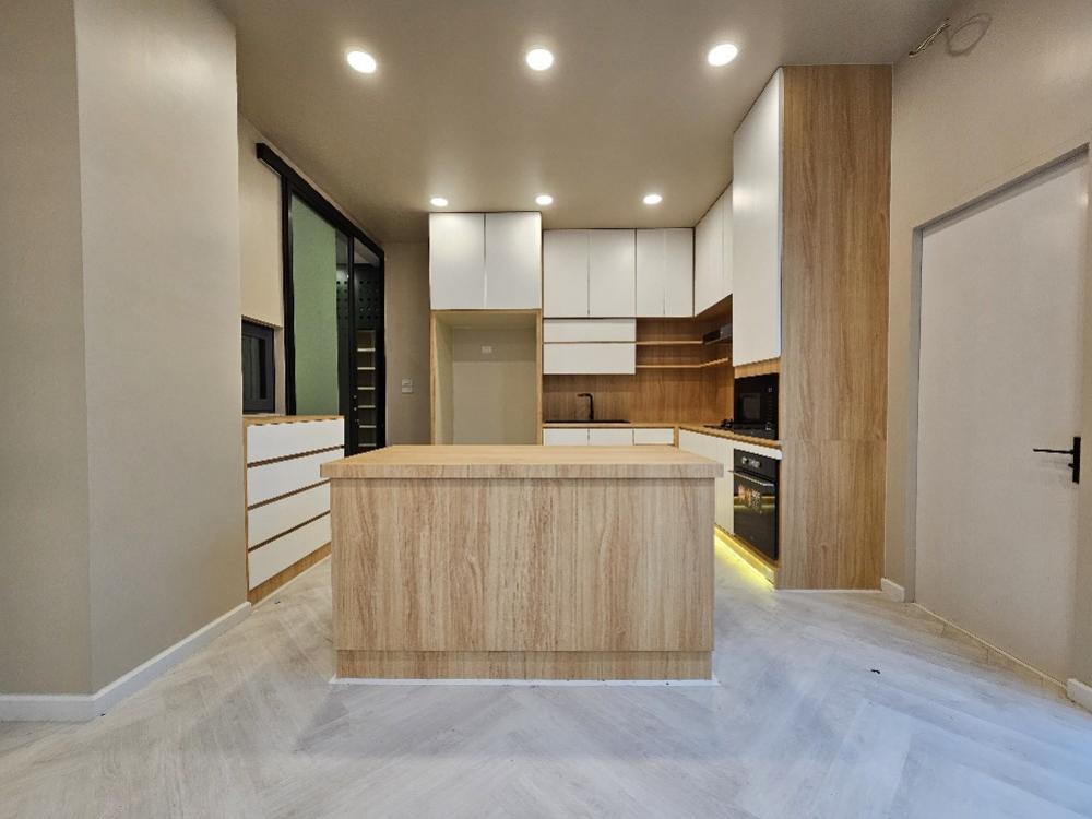 For SalePattanakan, Srinakarin : 🎉Selling a luxury 3-storey house, THE SONNE Srinakarin – Bangna project (The Sonne Srinakarin – Bangna), fully furnished, built-in, ready to move in, Soi Ton, no electric poles, south facing.