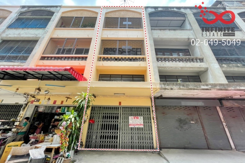 For SaleShop HouseYothinpattana,CDC : Commercial building for sale, 3.5 floors, Thanasin Village, Project 4, Nawamin Road.