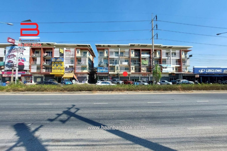 For SaleShop HousePathum Thani,Rangsit, Thammasat : Commercial building, Phattra Private Village 2, area 17 sq m., Highway 3111, Sam Khok District, Pathum Thani Province.