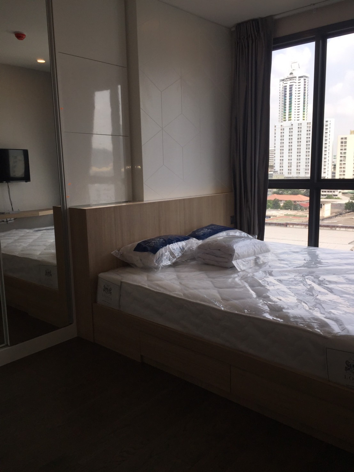 ให้เช่าคอนโดราชเทวี พญาไท : IDEO Q Siam - Ratchathewi 69 ตร.ม ชั้น 15 (Two bedroom)เดินไปพารากอน400เมตร BTSพญาไท  ★Private Lift ไอดีโอ คิว สยาม - ราชเทวี ไซต์ใหญ่ที่สุดในโครงการ เตียงเท่า