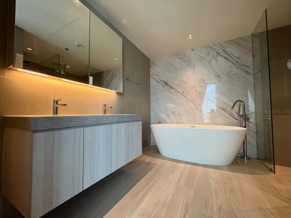 For RentCondoSilom, Saladaeng, Bangrak : 📌For RENT | The Lofts Silom - 3BR Duplex (117.5sqm), 95,000 THB