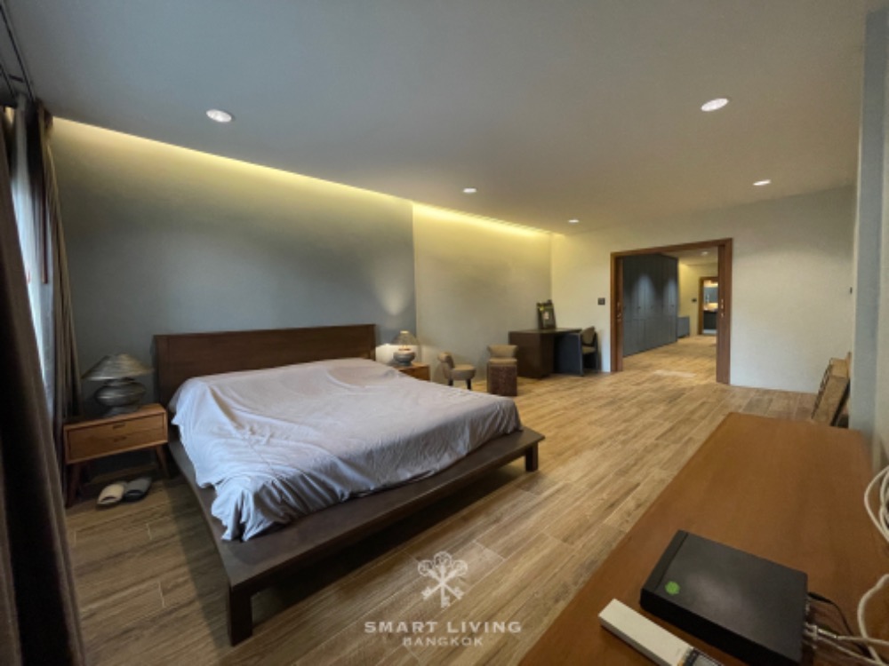 ให้เช่าบ้านสาทร นราธิวาส : ให้เช่าบ้าน 5 ชั้น, ซอยนนทรี12, 2ห้องนอน, มีดาดฟ้า ,สภาพใหม่ ,เฟอร์ครบพร้อมอยู่ ,จอดรถได้ 2 คัน ใกล้โลตัสพระราม3