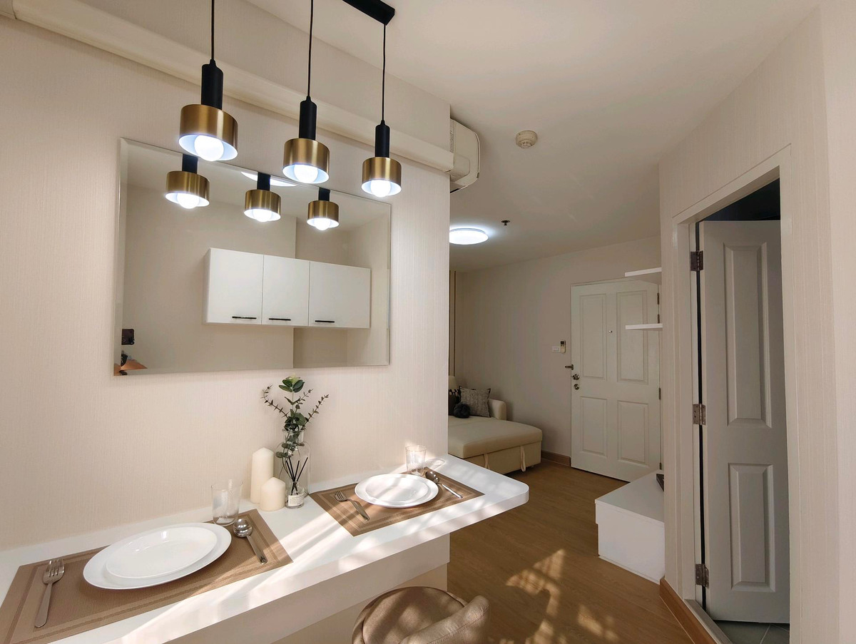 ขายคอนโดปิ่นเกล้า จรัญสนิทวงศ์ : 🔥 ขายด่วน! The Trust Residence ปิ่นเกล้า 🔥ห้องรีโนเวทใหม่ ฟีลเหมือนอยู่บ้าน ชั้น 5 วิวสวน โล่งสบาย ไม่อึดอัด จัดมุมทำงานไว้ให้เรียบร้อย อยู่เองก็ดี ปล่อยเช่าก็คุ้ม