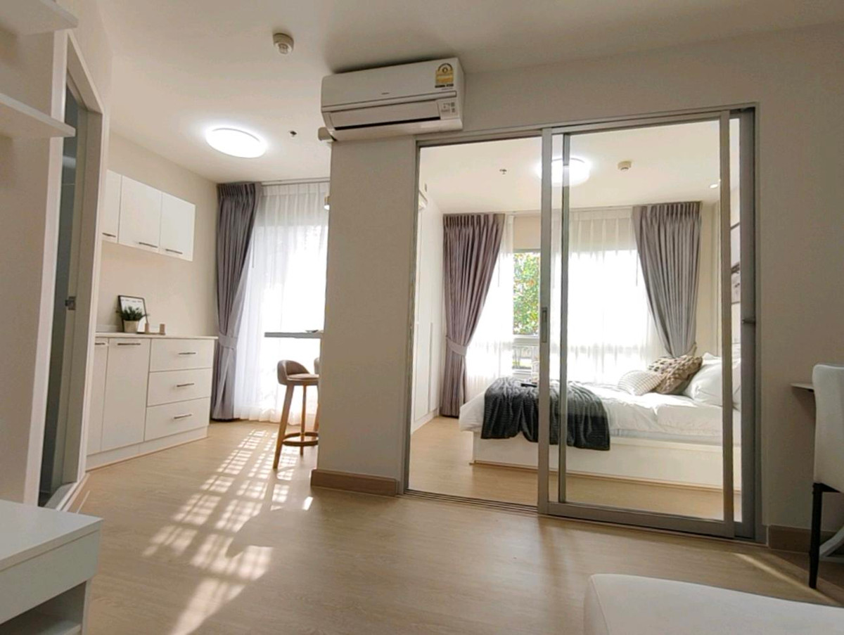 ขายคอนโดปิ่นเกล้า จรัญสนิทวงศ์ : 🔥 ขายด่วน! The Trust Residence ปิ่นเกล้า 🔥ห้องรีโนเวทใหม่ ฟีลเหมือนอยู่บ้าน ชั้น 5 วิวสวน โล่งสบาย ไม่อึดอัด จัดมุมทำงานไว้ให้เรียบร้อย อยู่เองก็ดี ปล่อยเช่าก็คุ้ม