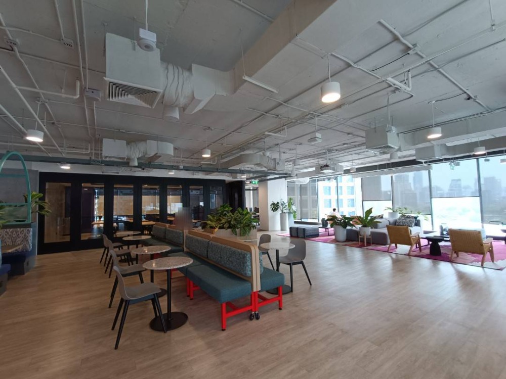 ให้เช่าสำนักงานสีลม ศาลาแดง บางรัก : เซอร์วิสออฟฟิศ พื้นที่สำนักงานให้เช่า สีลม Serviced Office ตกแต่งสวย พร้อมเข้าอยู่ อาคาร สีลม เอจ - Silom Edge Office Building 3 Workstations ราคาเช่า 29,740 บาท/เดือน ใกล้รถไฟฟ้า BTSศาลาแดง, MRTสีลม ย่านสีลม, ศาลาแดง