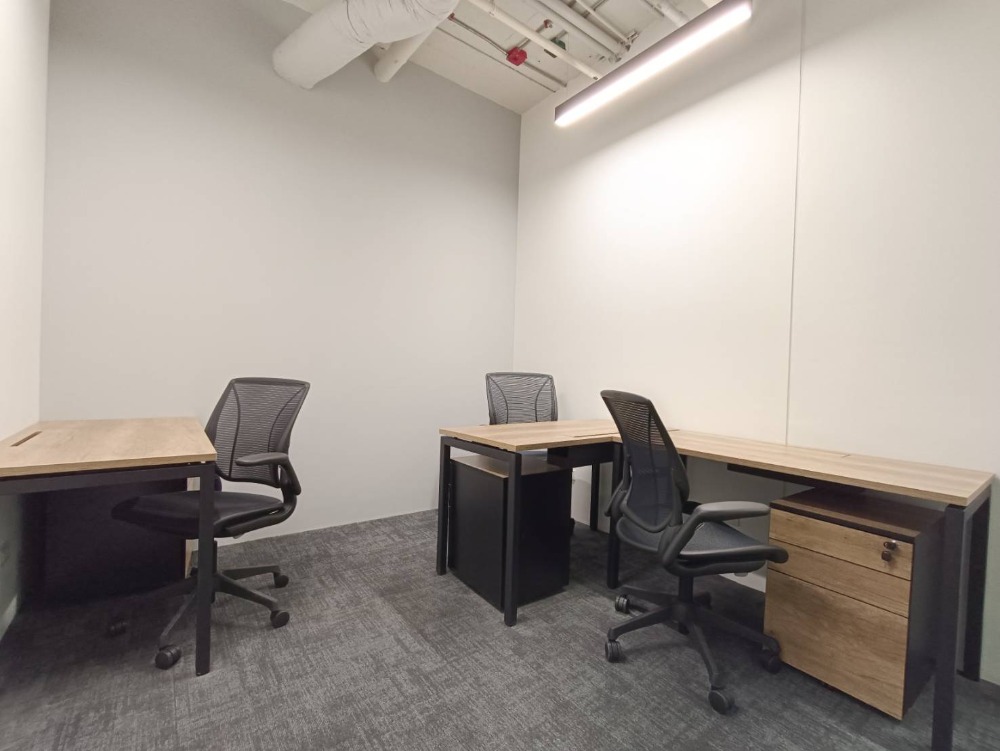 ให้เช่าสำนักงานสีลม ศาลาแดง บางรัก : เซอร์วิสออฟฟิศ พื้นที่สำนักงานให้เช่า สีลม Serviced Office ตกแต่งสวย พร้อมเข้าอยู่ อาคาร สีลม เอจ - Silom Edge Office Building 3 Workstations ราคาเช่า 29,740 บาท/เดือน ใกล้รถไฟฟ้า BTSศาลาแดง, MRTสีลม ย่านสีลม, ศาลาแดง