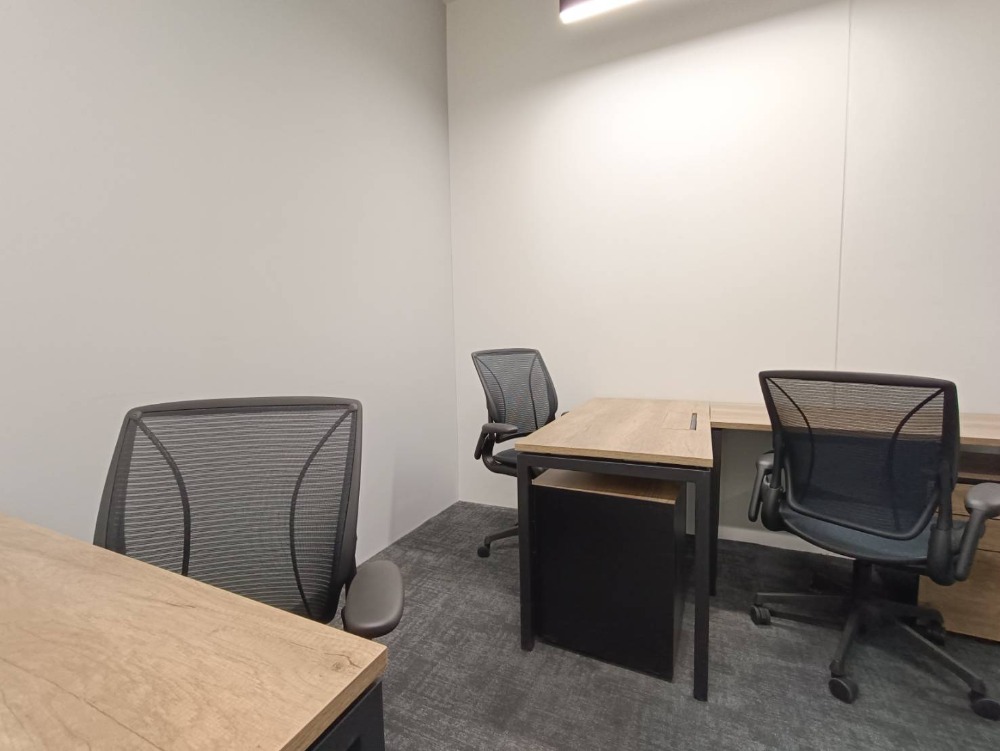 ให้เช่าสำนักงานสีลม ศาลาแดง บางรัก : เซอร์วิสออฟฟิศ พื้นที่สำนักงานให้เช่า สีลม Serviced Office ตกแต่งสวย พร้อมเข้าอยู่ อาคาร สีลม เอจ - Silom Edge Office Building 3 Workstations ราคาเช่า 29,740 บาท/เดือน ใกล้รถไฟฟ้า BTSศาลาแดง, MRTสีลม ย่านสีลม, ศาลาแดง