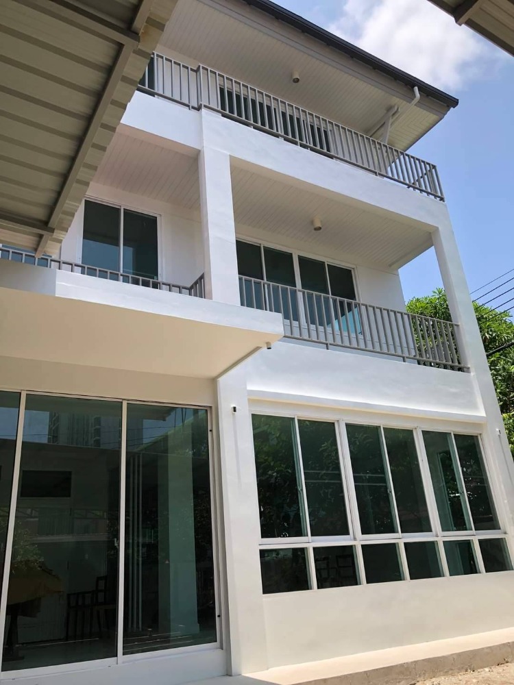 For SaleTownhomeThaphra, Talat Phlu, Wutthakat : HOME OFFICE for RENT/SELL  BTS Wutthakard 50