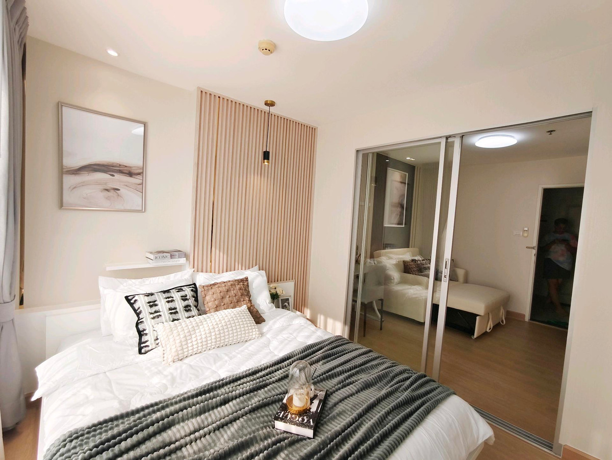 ขายคอนโดปิ่นเกล้า จรัญสนิทวงศ์ : 🔥 ขายด่วน! The Trust Residence ปิ่นเกล้า 🔥ห้องรีโนเวทใหม่ ฟีลเหมือนอยู่บ้าน ชั้น 5 วิวสวน โล่งสบาย ไม่อึดอัด จัดมุมทำงานไว้ให้เรียบร้อย อยู่เองก็ดี ปล่อยเช่าก็คุ้ม