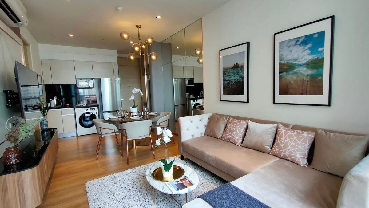 ให้เช่าคอนโดสุขุมวิท อโศก ทองหล่อ : PARK Phrompong (Park24): 52 Sqm ชั้น 12 (two bedroom)★ เฟอร์นิเจอร์ครบครัน ตู้เก็บของเยอะ★มีรถรับส่งemporium★สวนใหญ่มาก★ห้องสวยเรียบร้อย★