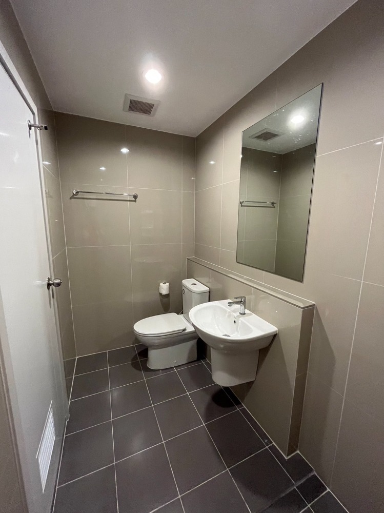 For RentCondoRamkhamhaeng, Hua Mak : 💥 Rent!!! The Tree Hua Mak Interchange, size 26 sq m, price 11,000 baht, complete with furniture and electrical appliances.