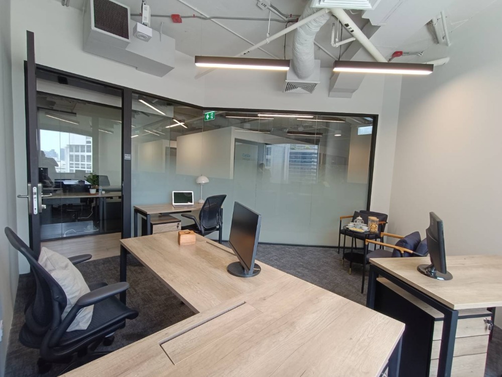 ให้เช่าสำนักงานสีลม ศาลาแดง บางรัก : เซอร์วิสออฟฟิศ พื้นที่สำนักงานให้เช่า Serviced Office สีลม ศาลาแดง ตกแต่งสวย พร้อมเข้าอยู่ อาคาร สีลม เอจ - Silom Edge Office Building 5 Workstations ราคาเช่า 49,540 บาท/เดือน ใกล้รถไฟฟ้า BTSศาลาแดง, MRTสีลม ย่านสีลม