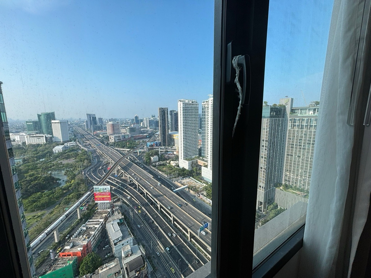 For SaleCondoLadprao, Central Ladprao : Urgent sale, Equinox Phahol-Vibha Condo, size 80 sq m, 2 bedrooms, 2 bathrooms, near Chatuchak Park, Lat Phrao Intersection, price 9,990,000 million baht, call 093-028-1245, ID line:properagency