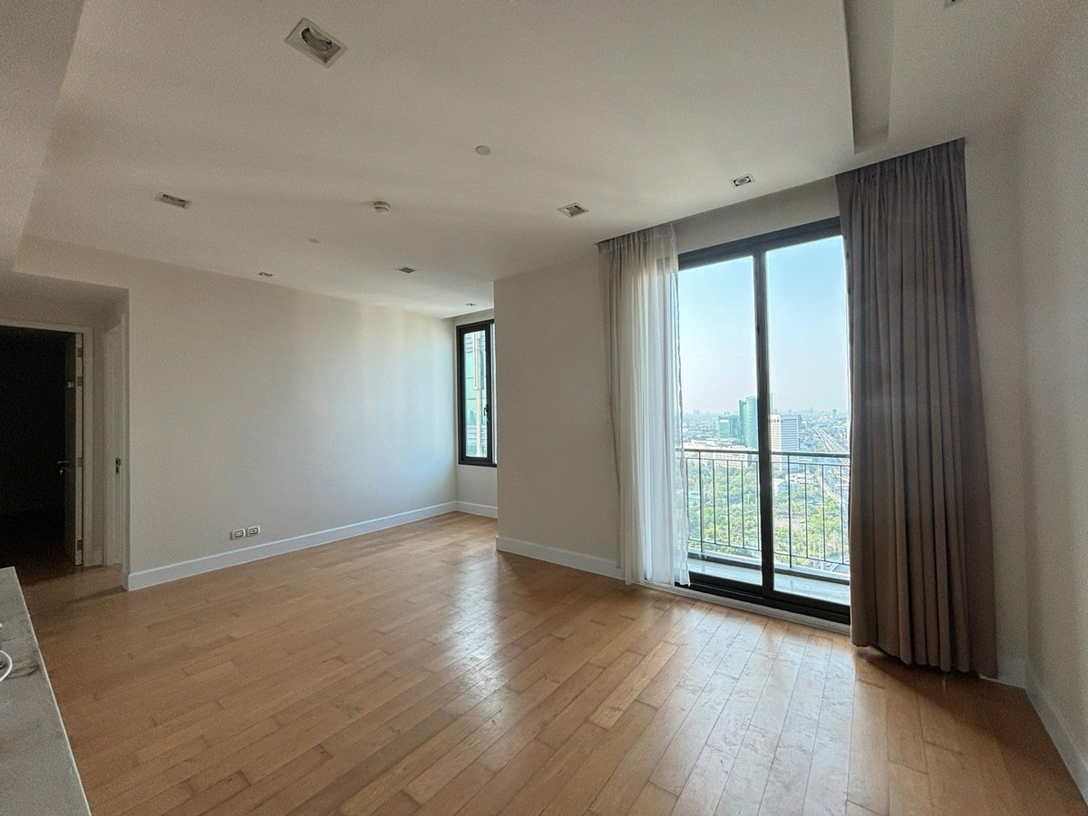 For SaleCondoLadprao, Central Ladprao : Urgent sale, Equinox Phahol-Vibha Condo, size 80 sq m, 2 bedrooms, 2 bathrooms, near Chatuchak Park, Lat Phrao Intersection, price 9,990,000 million baht, call 093-028-1245, ID line:properagency