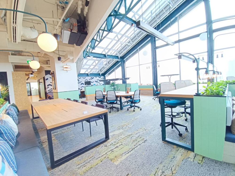 ให้เช่าสำนักงานสยาม จุฬา สามย่าน : เซอร์วิสออฟฟิศ พื้นที่สำนักงานให้เช่า สามย่าน Serviced Office ตกแต่งสวย พร้อมเข้าอยู่ อาคาร สามย่านมิตรทาวน์ ออฟฟิศ ทาวเวอร์ - SAMYAN MITRTOWN Office Tower Building 6 Workstations ราคาเช่า 57,500 บาท/เดือน ใกล้รถไฟฟ้า