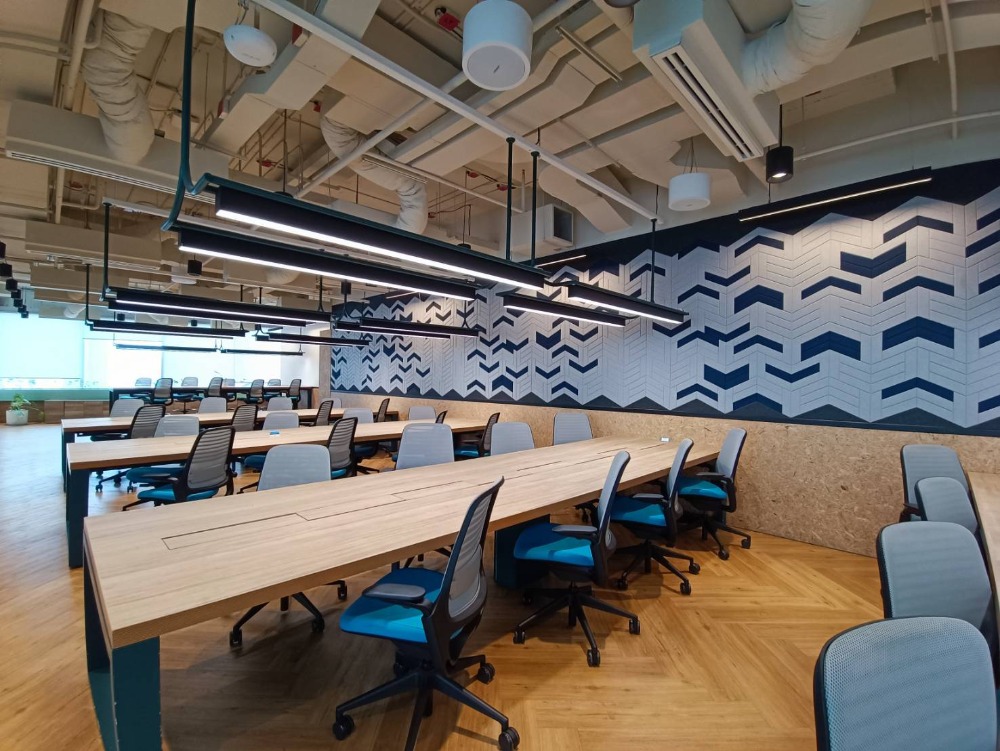 ให้เช่าสำนักงานสยาม จุฬา สามย่าน : เซอร์วิสออฟฟิศ พื้นที่สำนักงานให้เช่า สามย่าน Serviced Office ตกแต่งสวย พร้อมเข้าอยู่ อาคาร สามย่านมิตรทาวน์ ออฟฟิศ ทาวเวอร์ - SAMYAN MITRTOWN Office Tower Building 6 Workstations ราคาเช่า 57,500 บาท/เดือน ใกล้รถไฟฟ้า