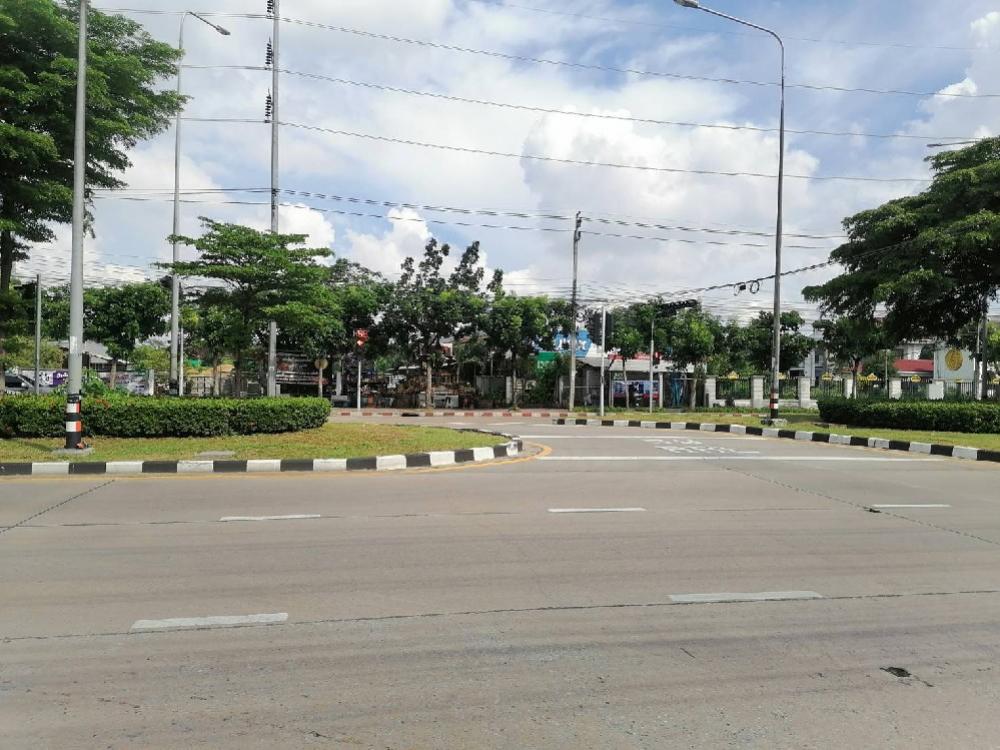 For SaleLandBang kae, Phetkasem : Land for sale in Nakhon Lung 2, Intersection 5, Bangkok.