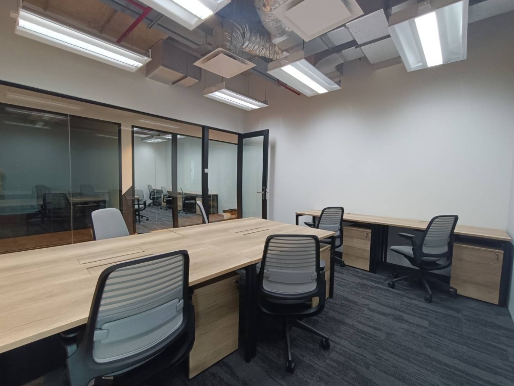 ให้เช่าสำนักงานสยาม จุฬา สามย่าน : เซอร์วิสออฟฟิศ พื้นที่สำนักงานให้เช่า สามย่าน Serviced Office ตกแต่งสวย พร้อมเข้าอยู่ อาคาร สามย่านมิตรทาวน์ ออฟฟิศ ทาวเวอร์ - SAMYAN MITRTOWN Office Tower Building 6 Workstations ราคาเช่า 57,500 บาท/เดือน ใกล้รถไฟฟ้า