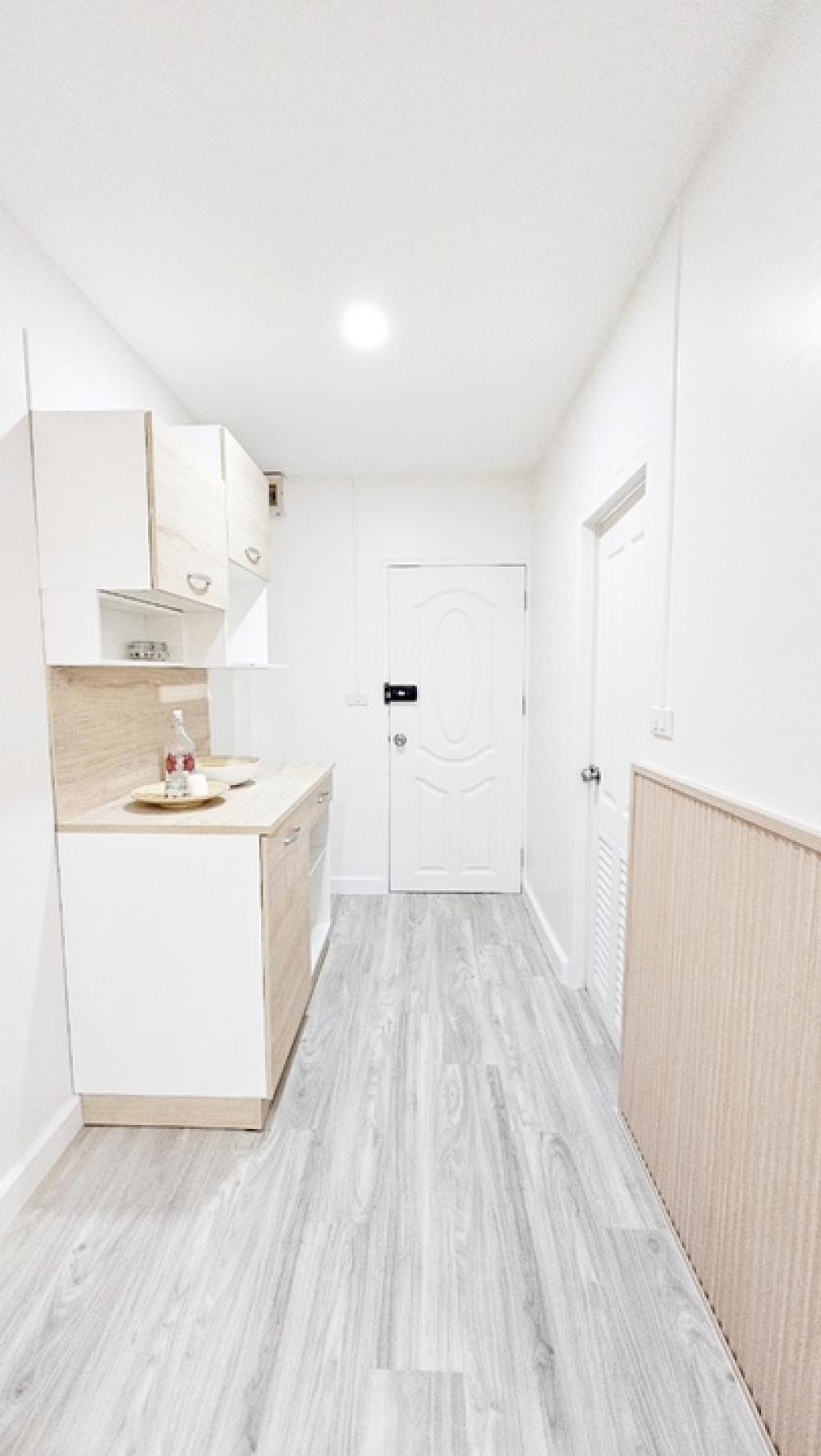 ขายคอนโดลาดพร้าว เซ็นทรัลลาดพร้าว : รัชดาเพลสทีจ คอนโดพร้อมอยู่ ราคาล้านต้นๆ มาแล้ว