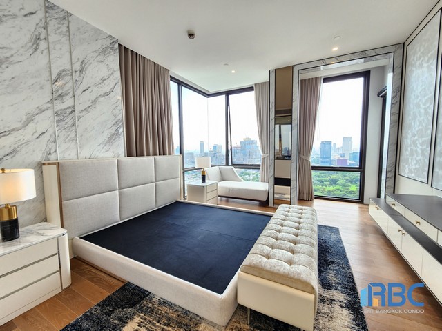 For SaleCondoWitthayu, Chidlom, Langsuan, Ploenchit : Penthouse Unit for Sale at Muniq Langsuan Selling with tenant