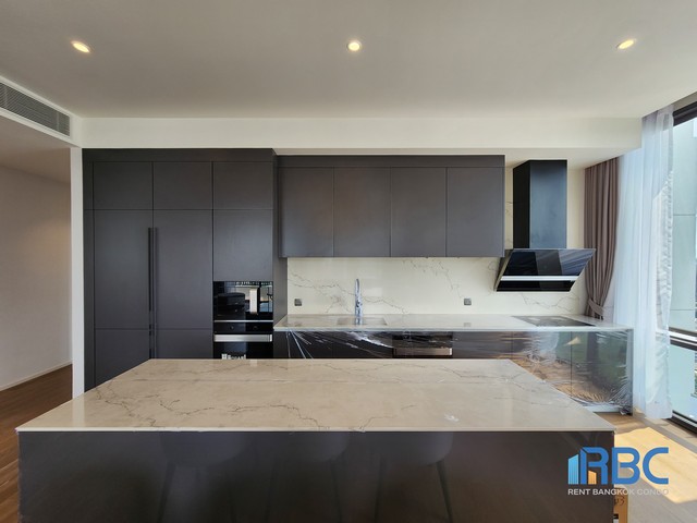 For SaleCondoWitthayu, Chidlom, Langsuan, Ploenchit : Penthouse Unit for Sale at Muniq Langsuan Selling with tenant