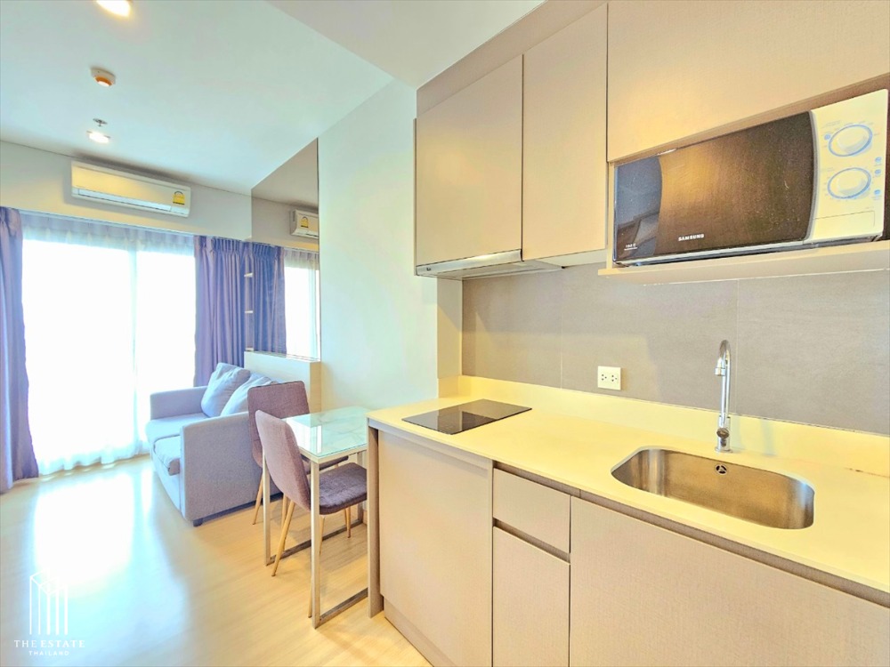 Condo For RENT!! *Whizdom Connect ** High floor room 30+ good size room Ready to move-in @15,000 Baht Loading...