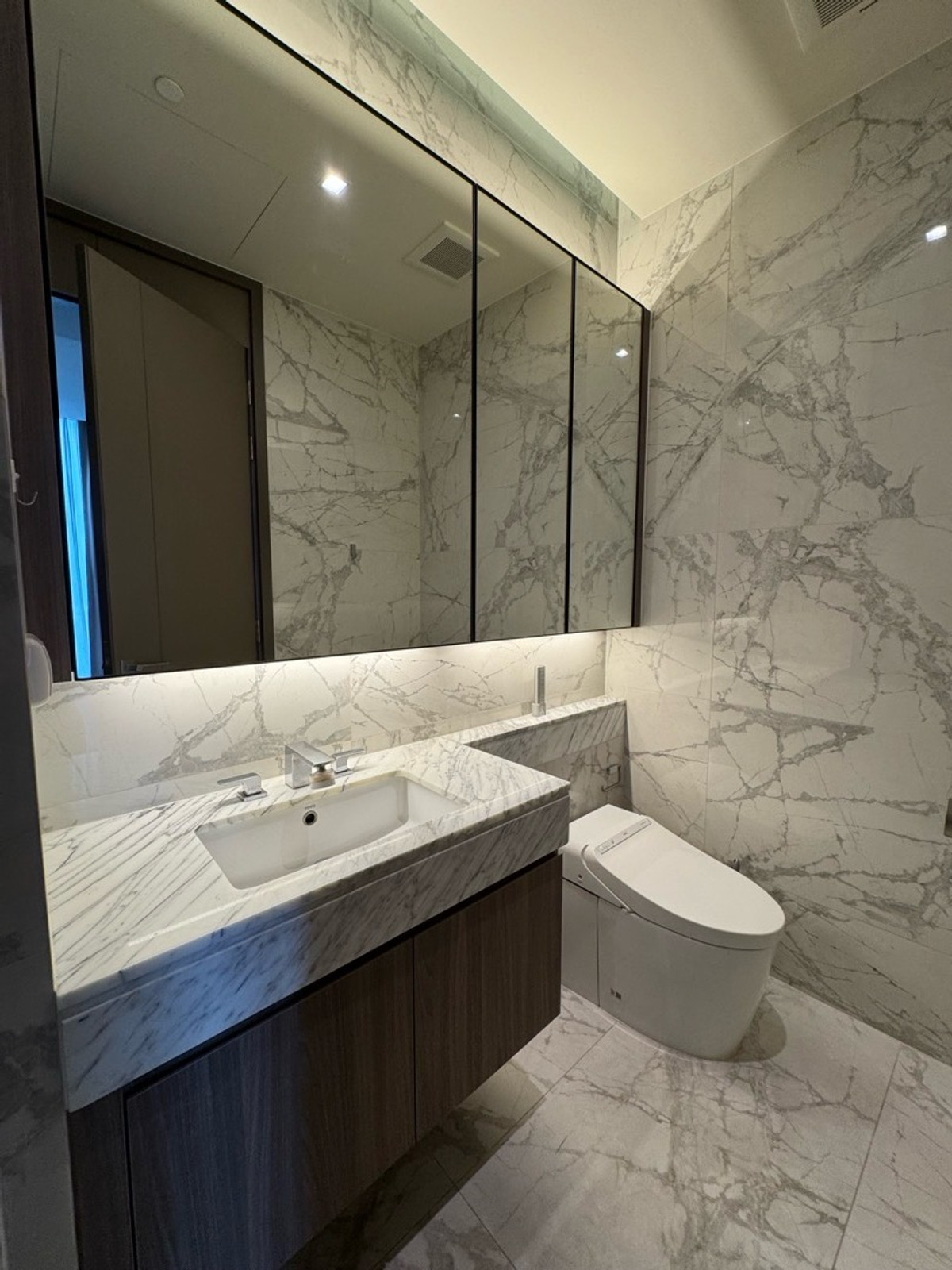 ให้เช่าคอนโดสุขุมวิท อโศก ทองหล่อ : FOR RENT!! Hyde Herritage Thonglor BIG 3Bedrooms High Floor+River view 🔥175,000Thb🔥 ☎️Call/Line: 094-162-4424