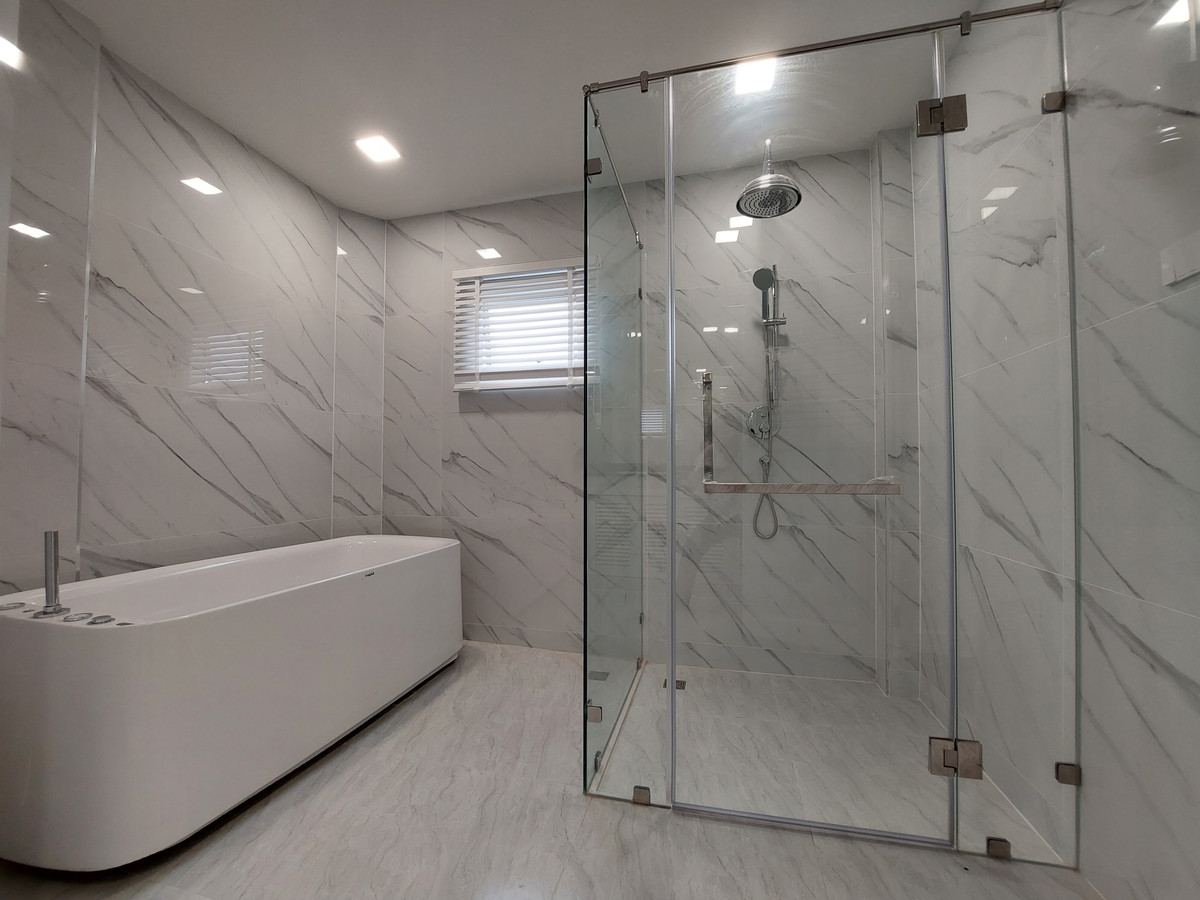 For SaleHouseSamut Prakan,Samrong : House for Sale with Tenant: Ladawan Srinagarindra, 138 Sq.Wah, Special Price!!