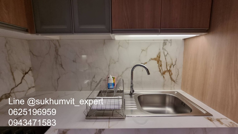 For RentCondoSukhumvit, Asoke, Thonglor : BTS Thonglor, luxury serviced apartment for rent, 1 bedroom, 1 bathroom, area 65 sq m., modern style.