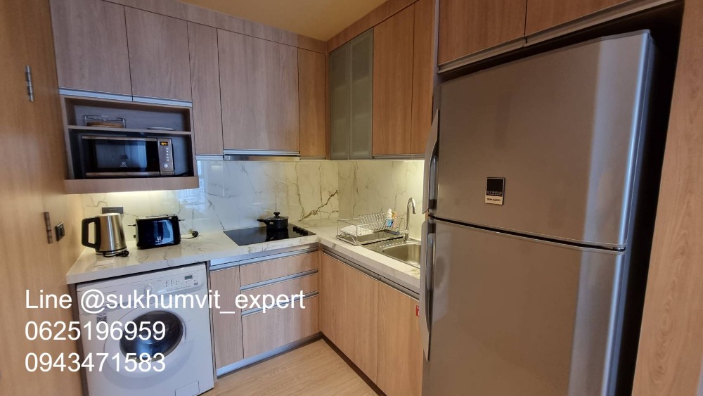 For RentCondoSukhumvit, Asoke, Thonglor : BTS Thonglor, luxury serviced apartment for rent, 1 bedroom, 1 bathroom, area 65 sq m., modern style.