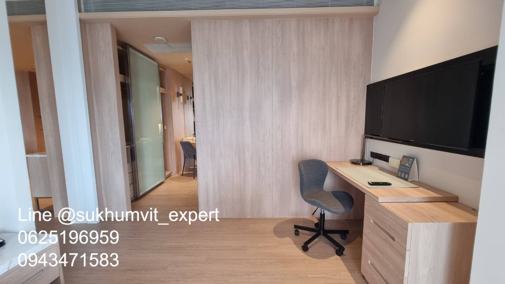 For RentCondoSukhumvit, Asoke, Thonglor : BTS Thonglor, luxury serviced apartment for rent, 1 bedroom, 1 bathroom, area 65 sq m., modern style.
