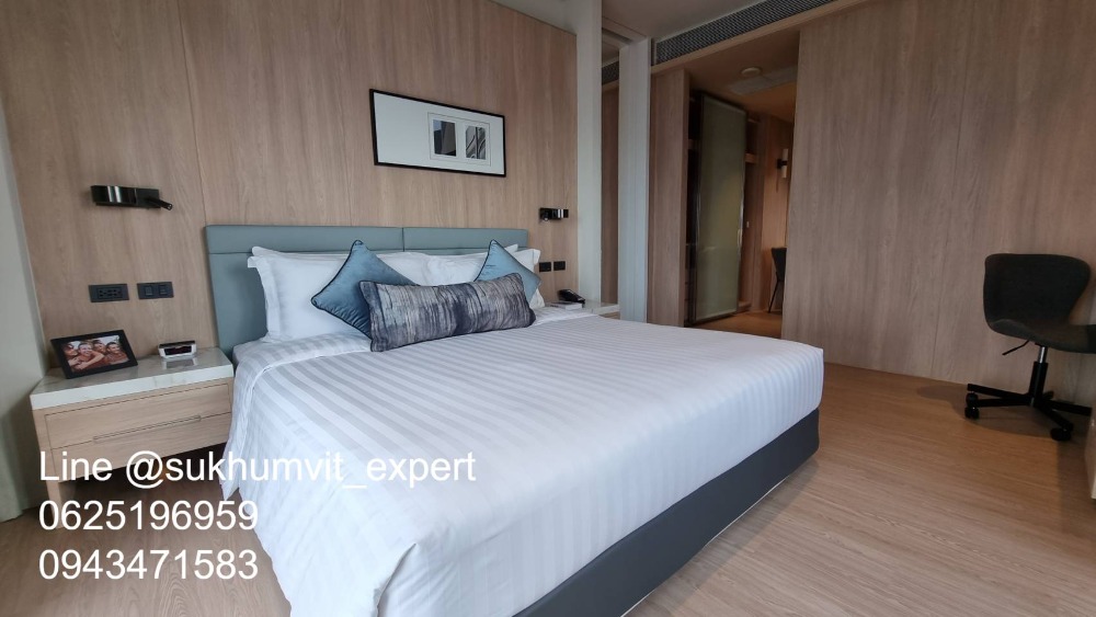 For RentCondoSukhumvit, Asoke, Thonglor : BTS Thonglor, luxury serviced apartment for rent, 1 bedroom, 1 bathroom, area 65 sq m., modern style.