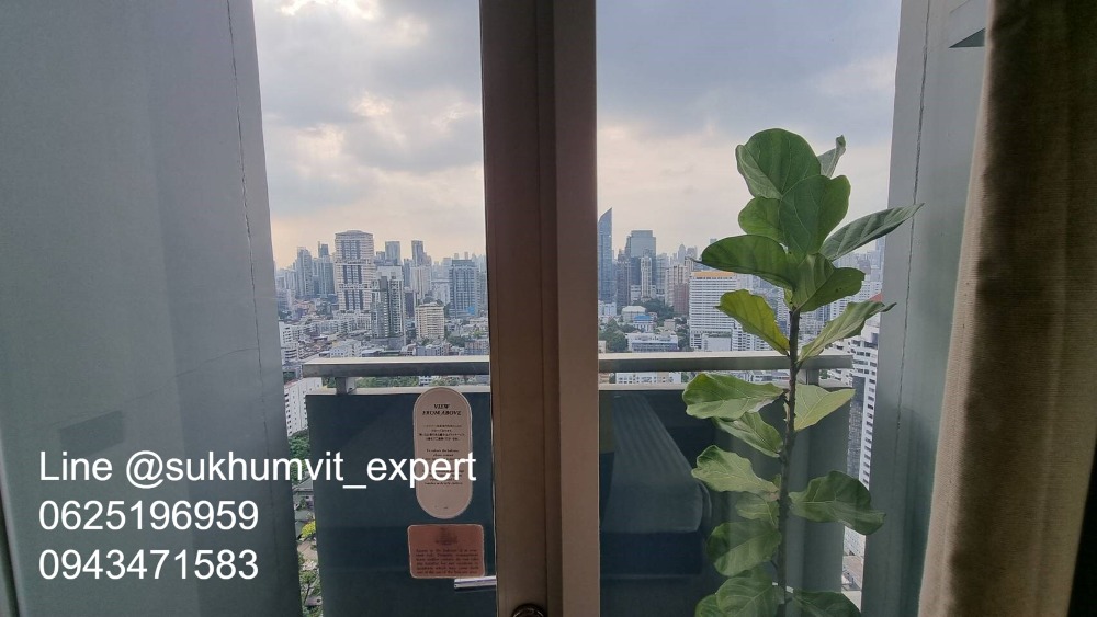 For RentCondoSukhumvit, Asoke, Thonglor : BTS Thonglor, luxury serviced apartment for rent, 1 bedroom, 1 bathroom, area 65 sq m., modern style.