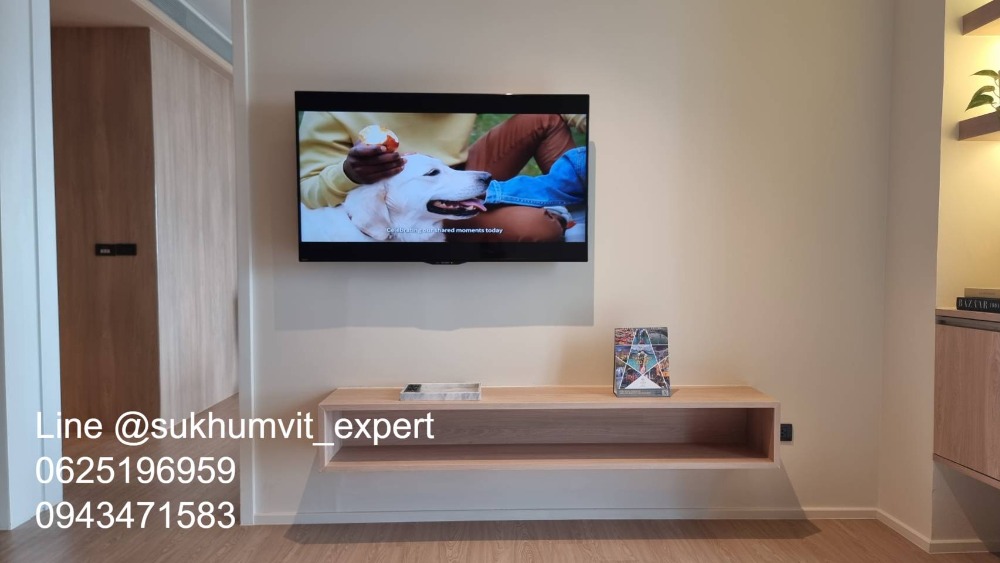 For RentCondoSukhumvit, Asoke, Thonglor : BTS Thonglor, luxury serviced apartment for rent, 1 bedroom, 1 bathroom, area 65 sq m., modern style.