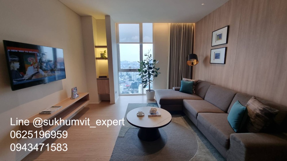 For RentCondoSukhumvit, Asoke, Thonglor : BTS Thonglor, luxury serviced apartment for rent, 1 bedroom, 1 bathroom, area 65 sq m., modern style.