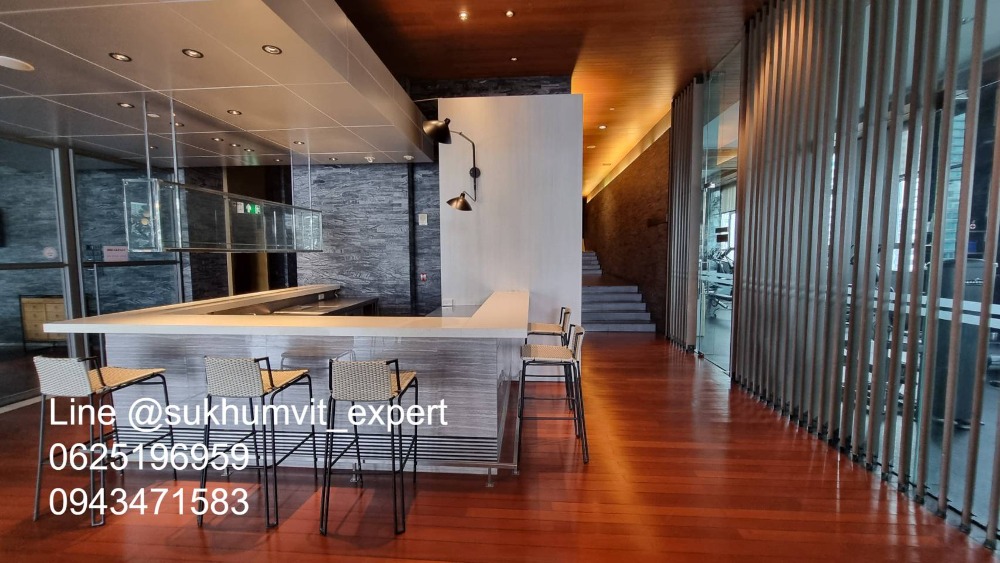 For RentCondoSukhumvit, Asoke, Thonglor : BTS Thonglor, luxury serviced apartment for rent, 1 bedroom, 1 bathroom, area 65 sq m., modern style.