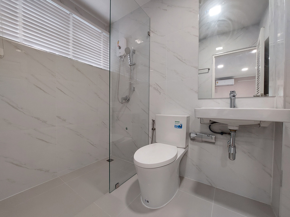 For SaleHouseSamut Prakan,Samrong : House for Sale with Tenant: Ladawan Srinagarindra, 138 Sq.Wah, Special Price!!