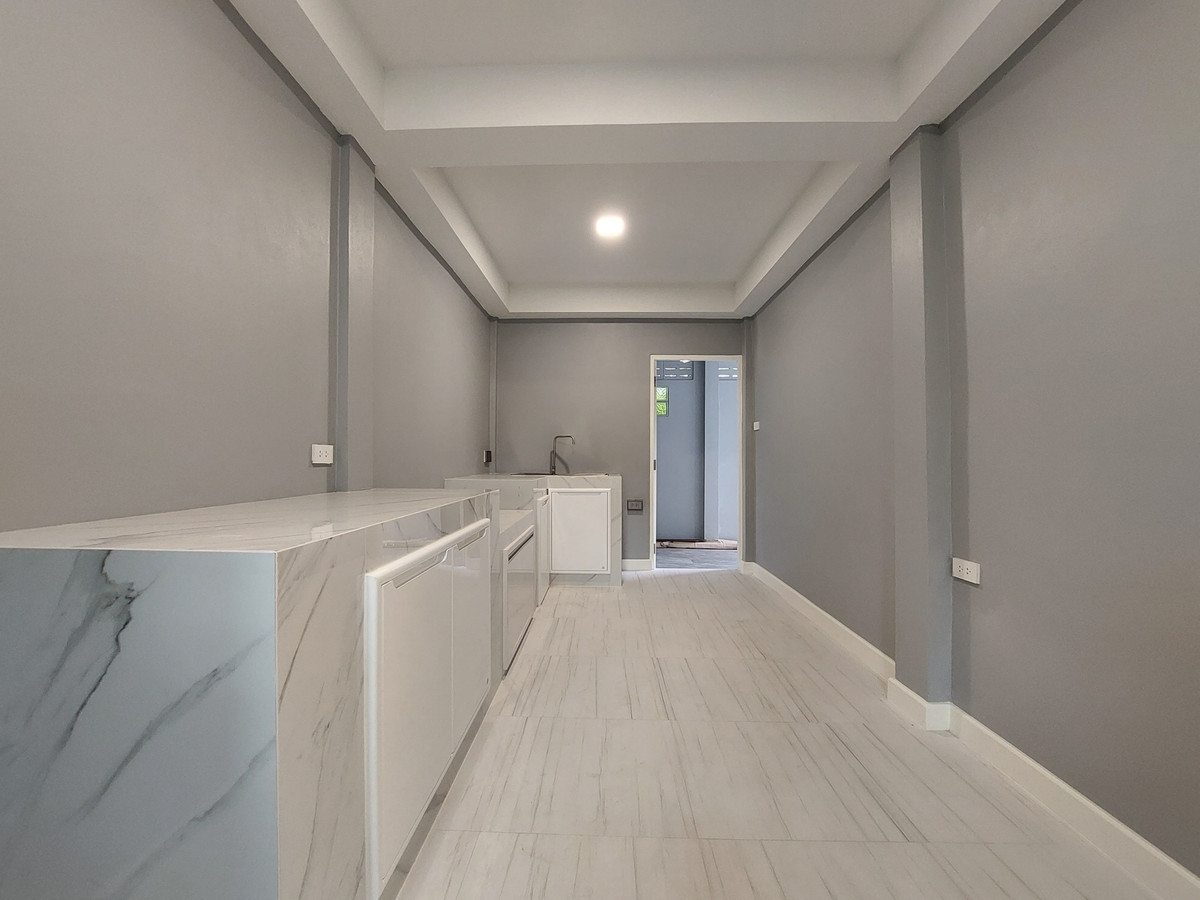 For SaleHouseSamut Prakan,Samrong : House for Sale with Tenant: Ladawan Srinagarindra, 138 Sq.Wah, Special Price!!