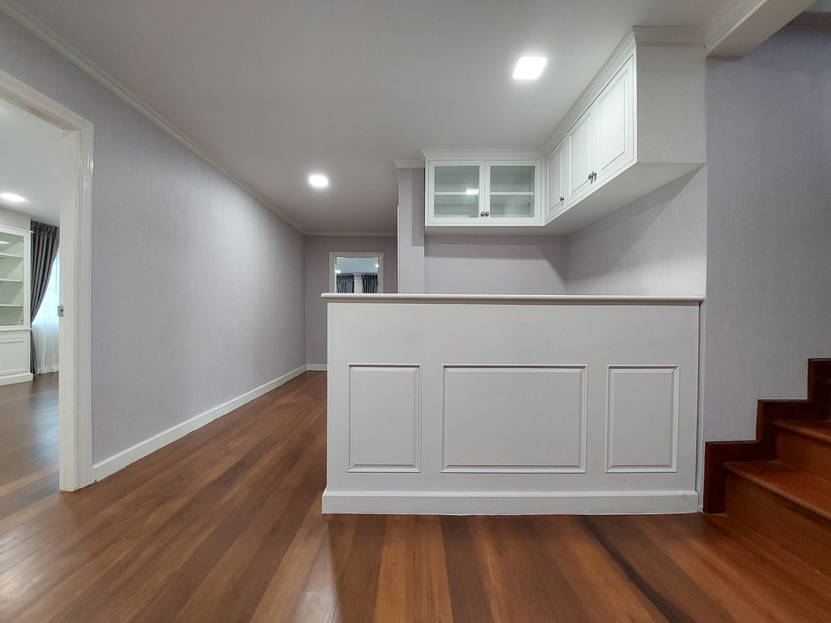 For SaleHouseSamut Prakan,Samrong : House for Sale with Tenant: Ladawan Srinagarindra, 138 Sq.Wah, Special Price!!