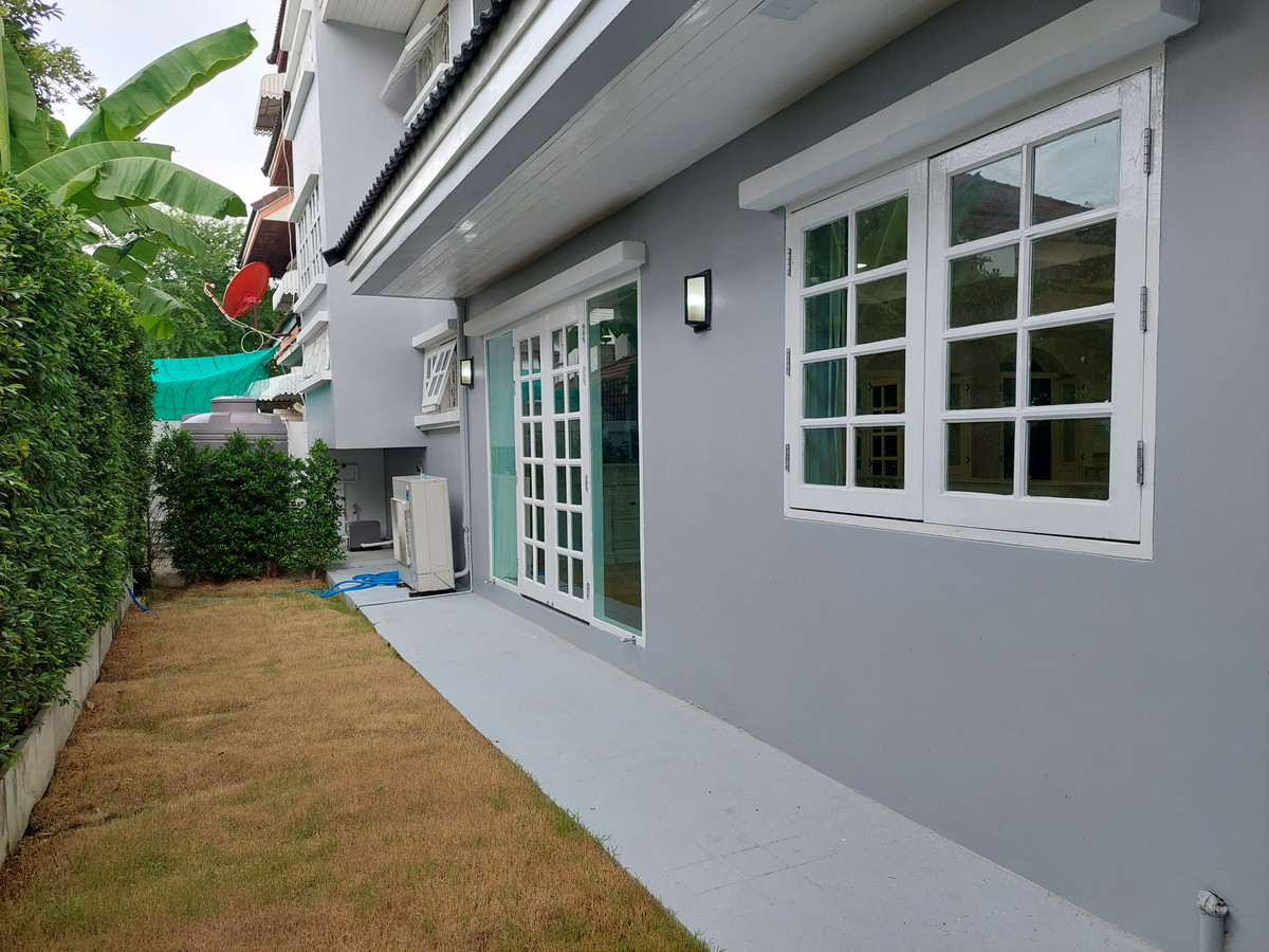 For SaleHouseSamut Prakan,Samrong : House for Sale with Tenant: Ladawan Srinagarindra, 138 Sq.Wah, Special Price!!