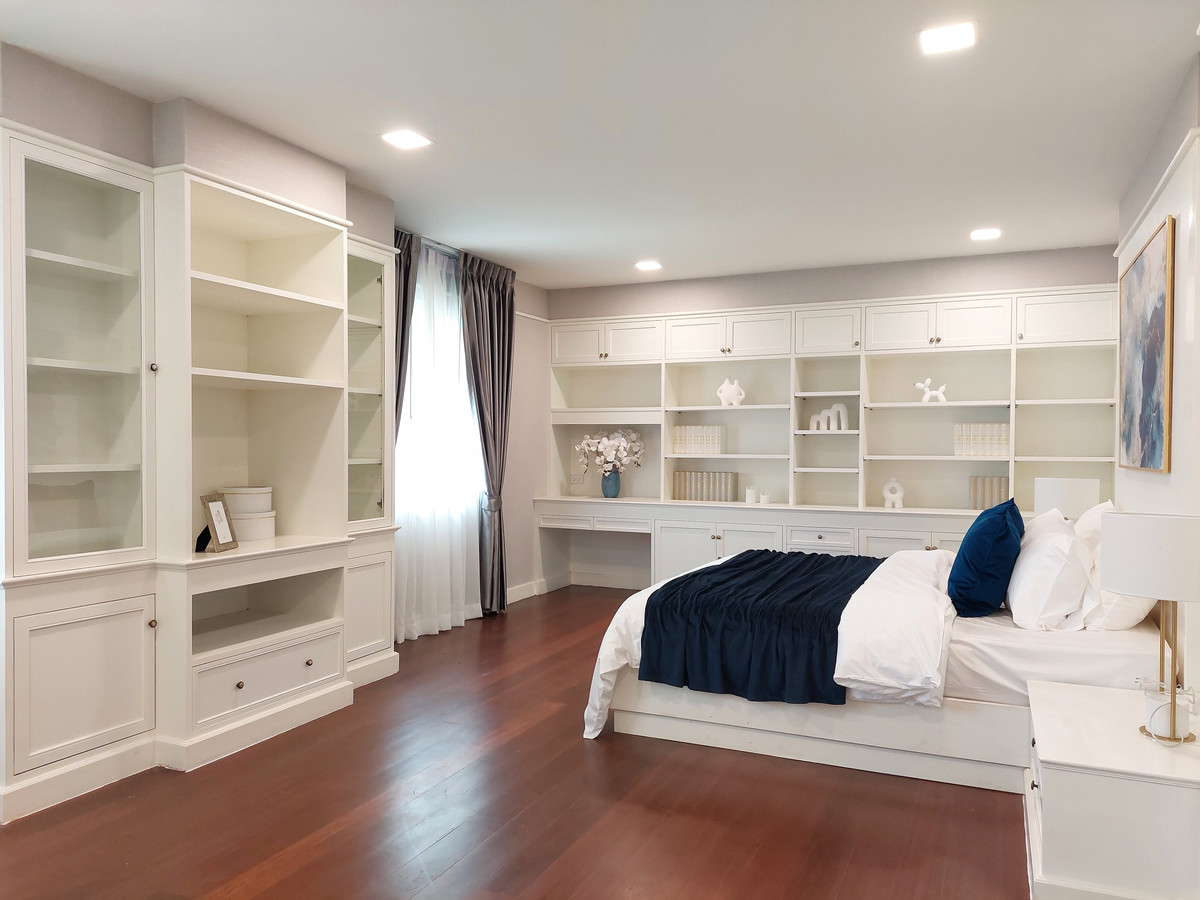 For SaleHouseSamut Prakan,Samrong : House for Sale with Tenant: Ladawan Srinagarindra, 138 Sq.Wah, Special Price!!